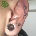 たかたんさんの耳のボディピアス