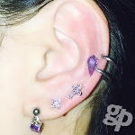 ANNNUさんの耳・軟骨のボディピアス